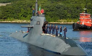 New London Submarine Base - Soldiers on Submarine