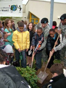 Children works together with USAG Darmstadt soldiers